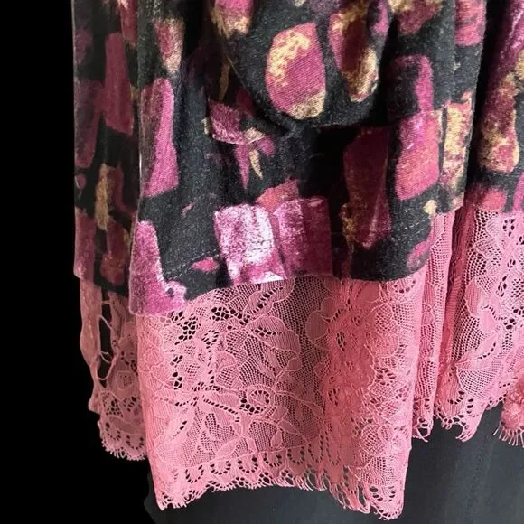 LOGO by Lori Goldstein Tunic with Pockets and Lace Trim Size XL - Picture 9 of 11